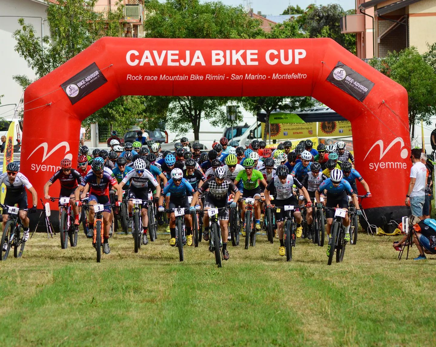 Collini Francesco vince al Caveja Bike Cup di Villa Verucchio: tra le donne dominio di Vania Rossi